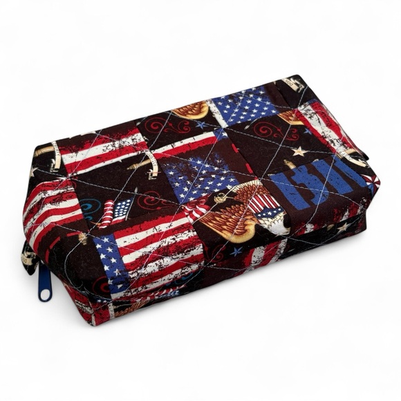 Red Star Patterned Zipper Pouch - Picture 5 of 10